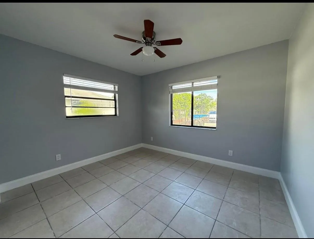 8736 SE Algozzini Pl