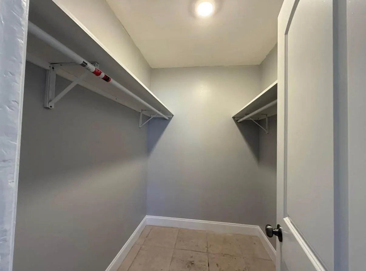 8736 SE Algozzini Pl