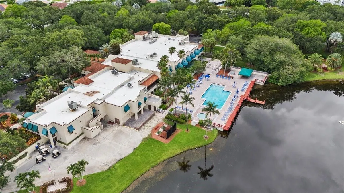 9470 Poinciana Pl, #103