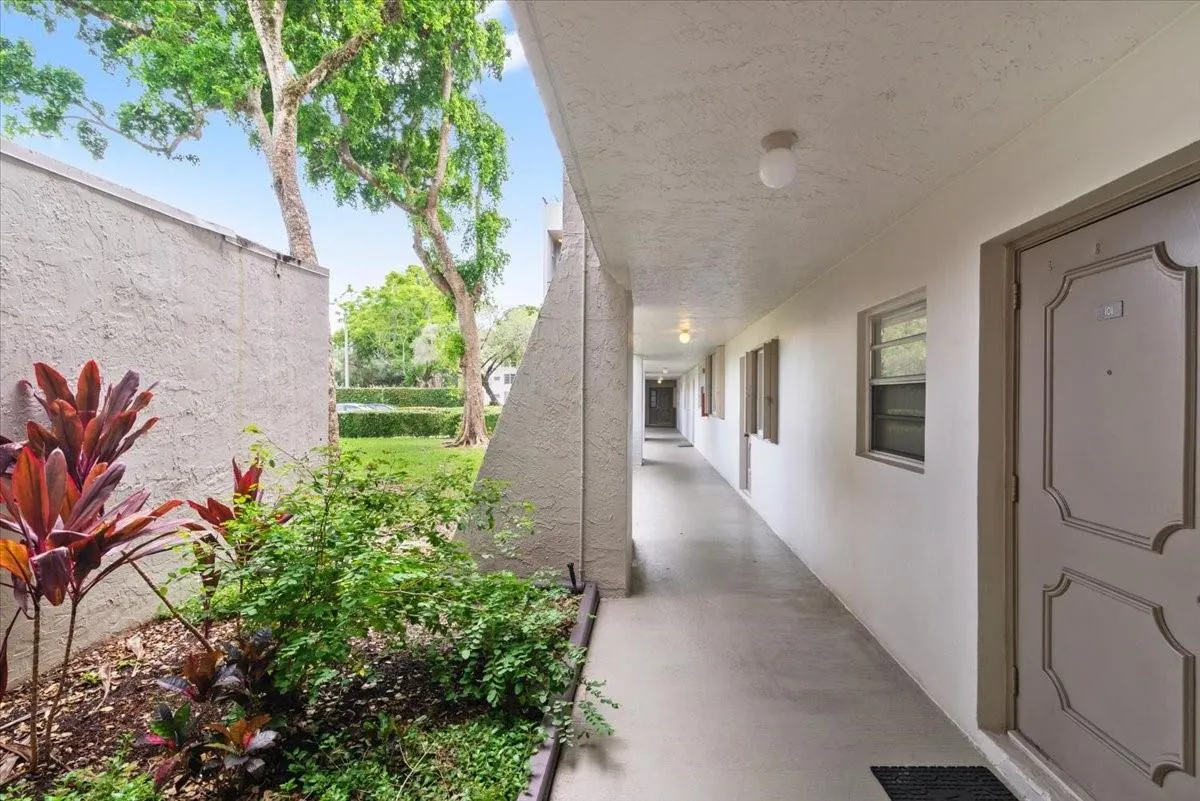 9470 Poinciana Pl, #103