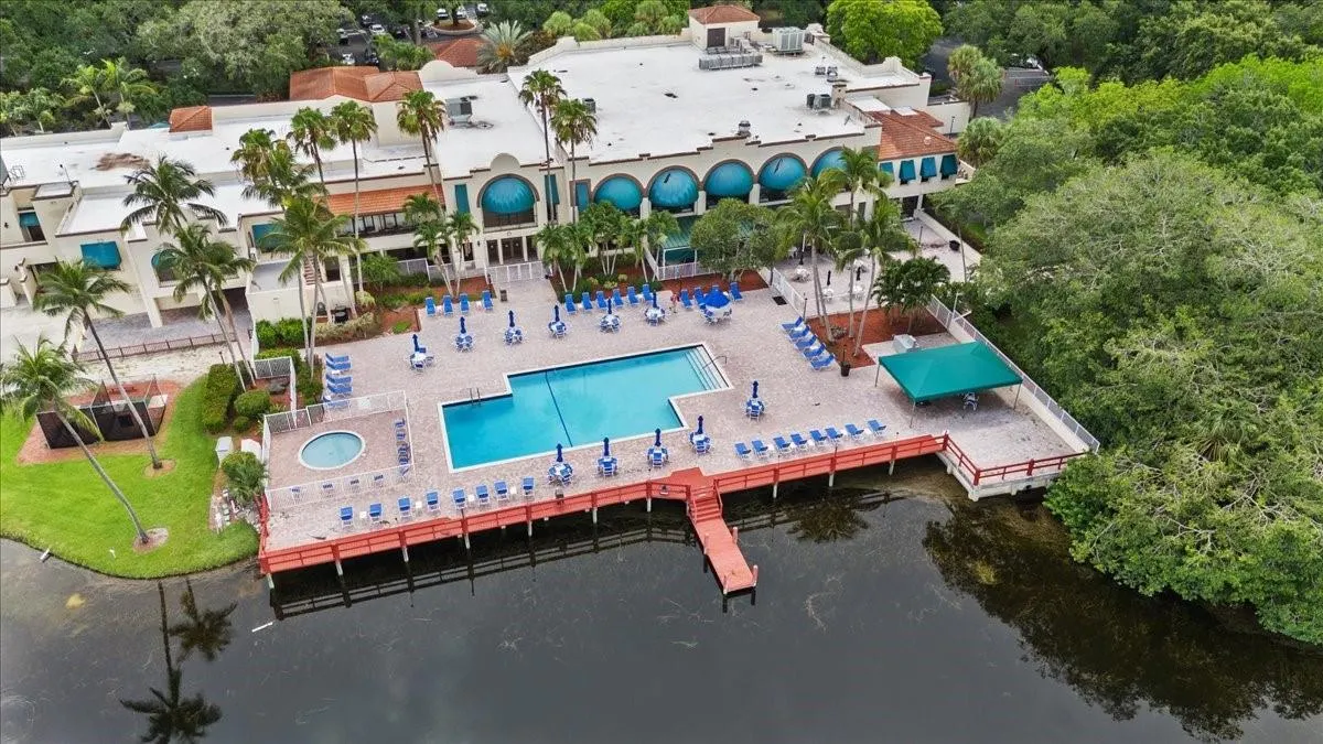 9470 Poinciana Pl, #103