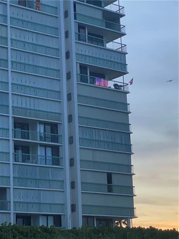 9900 S Ocean Drive, #901