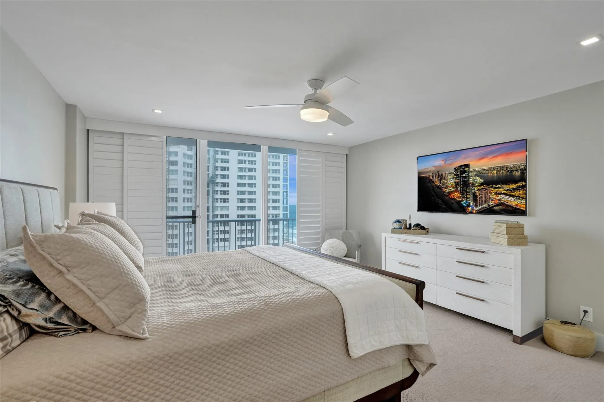 4300 N Ocean Blvd, #9M