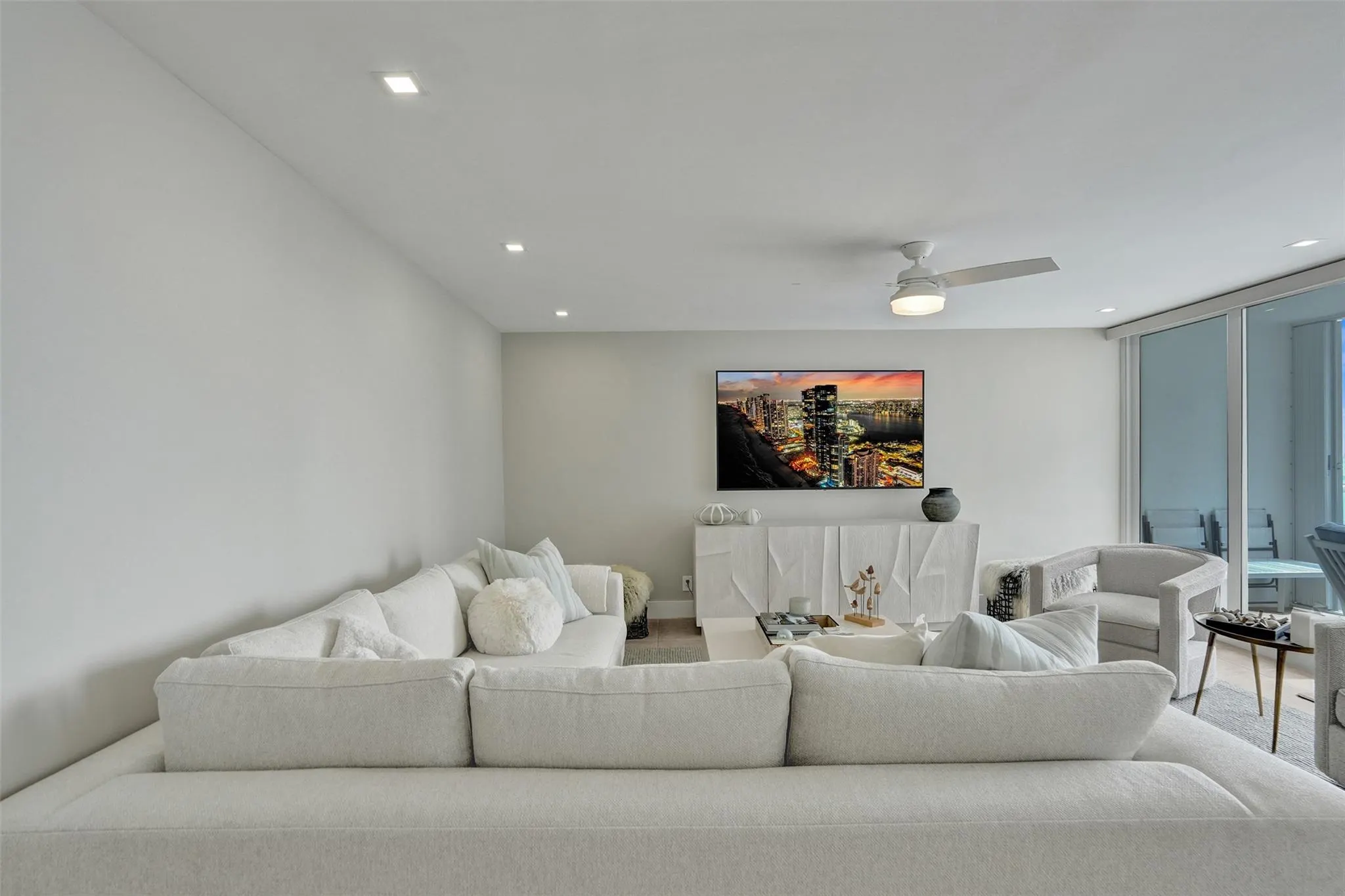 4300 N Ocean Blvd, #9M