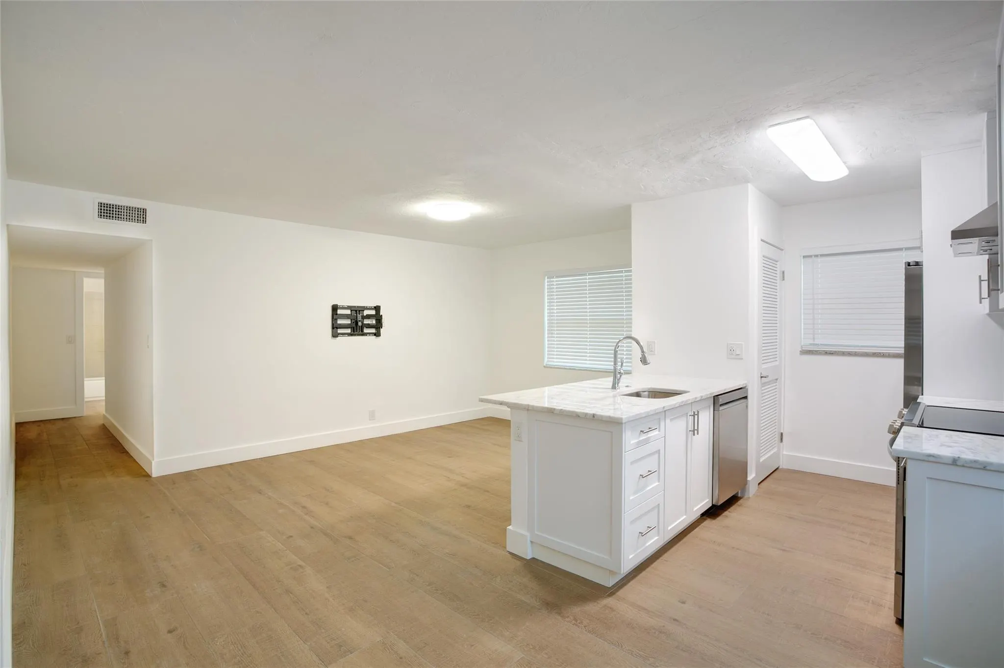 530 S Federal Hwy, #14