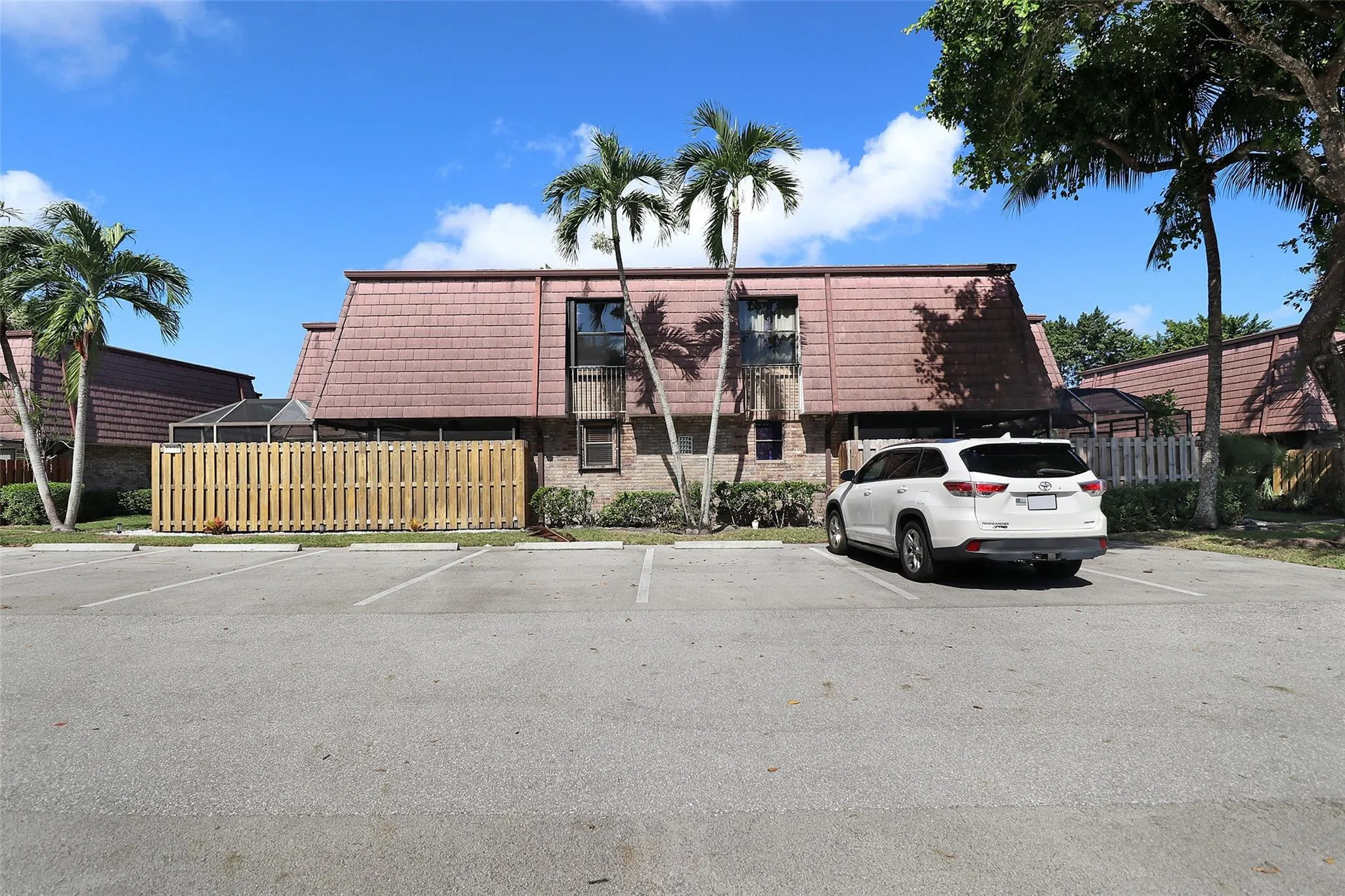 7780 Courtyard Run, #196