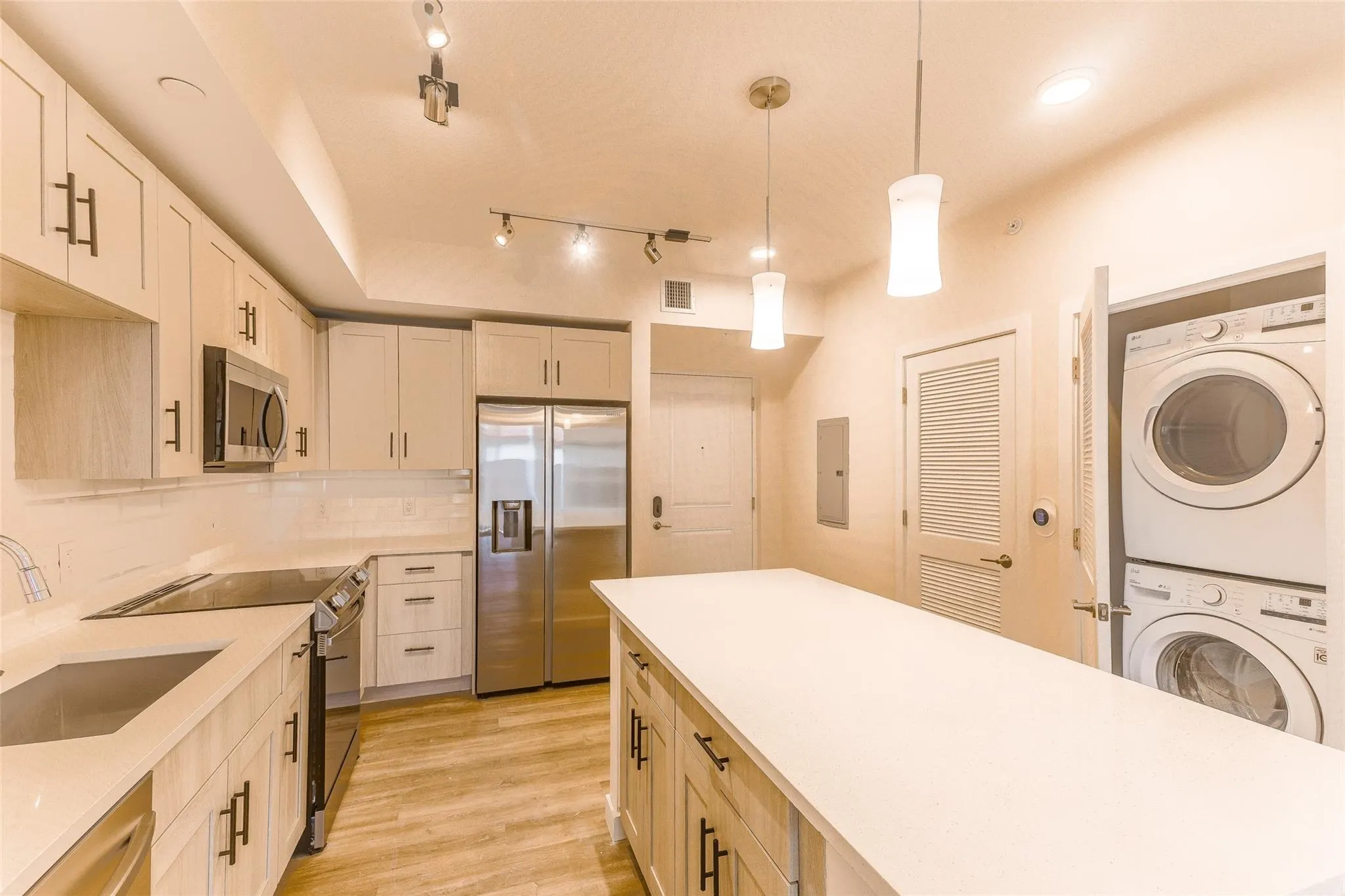 8894 NW 44th ST, #7-203