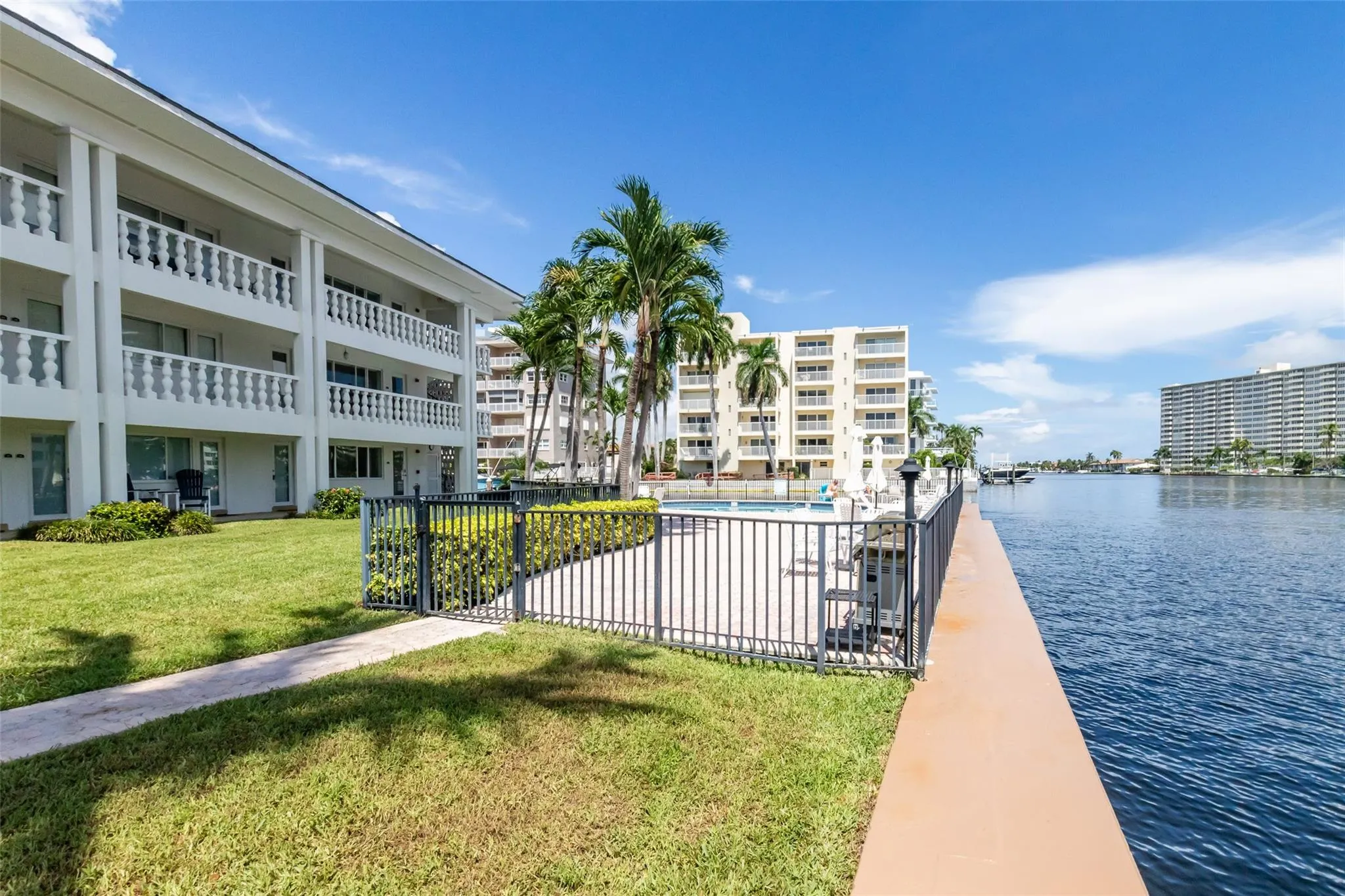 2881 NE 32nd St, #119