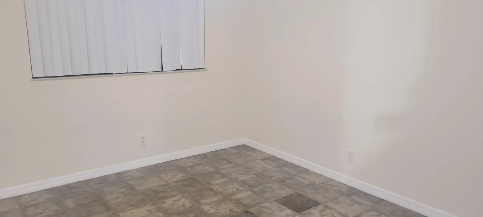 2985 RIVERSIDE DR, #206