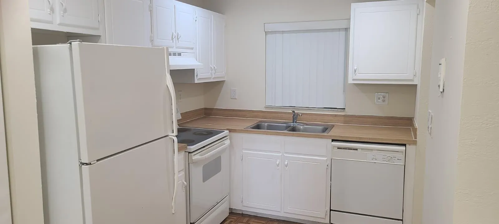 2985 RIVERSIDE DR, #206