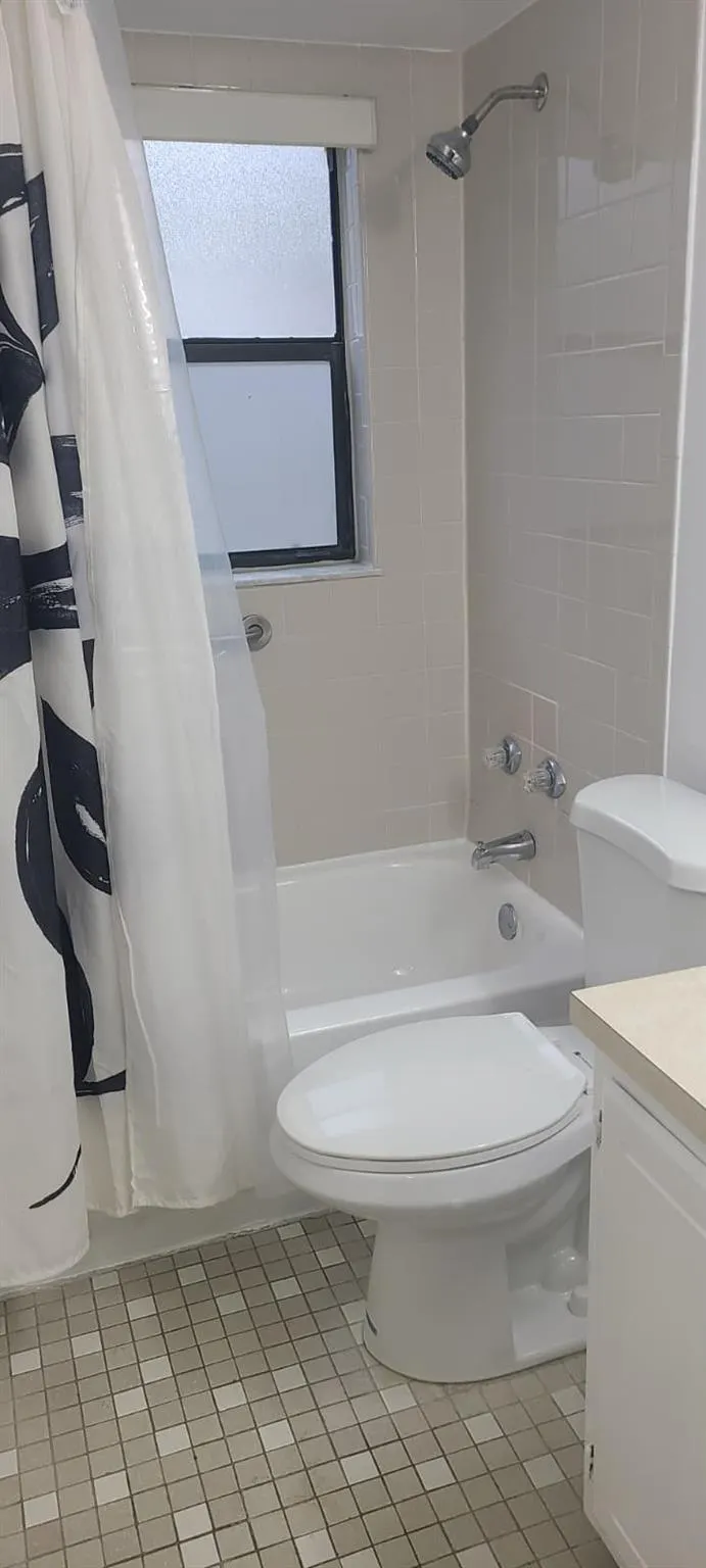 2985 RIVERSIDE DR, #206