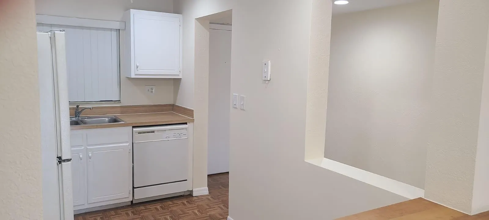 2985 RIVERSIDE DR, #206