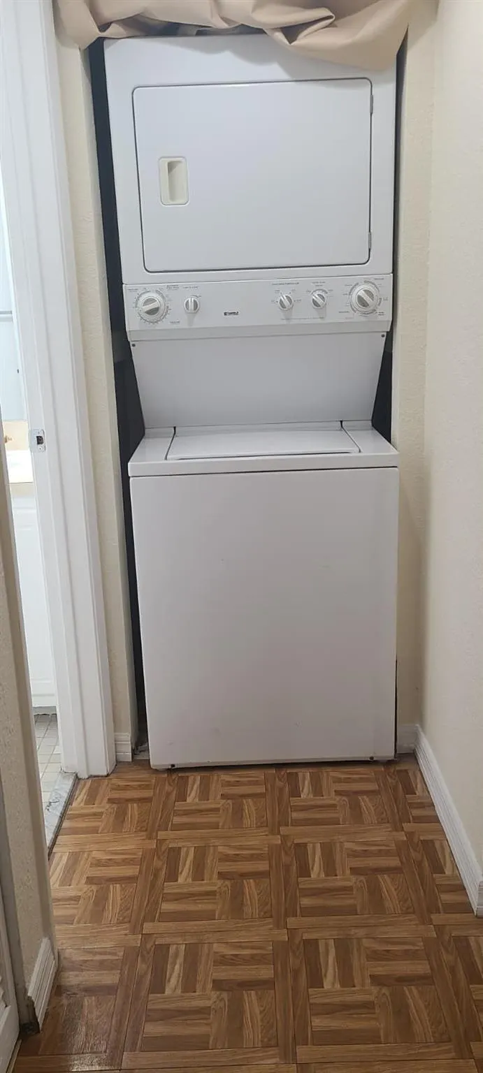 2985 RIVERSIDE DR, #206