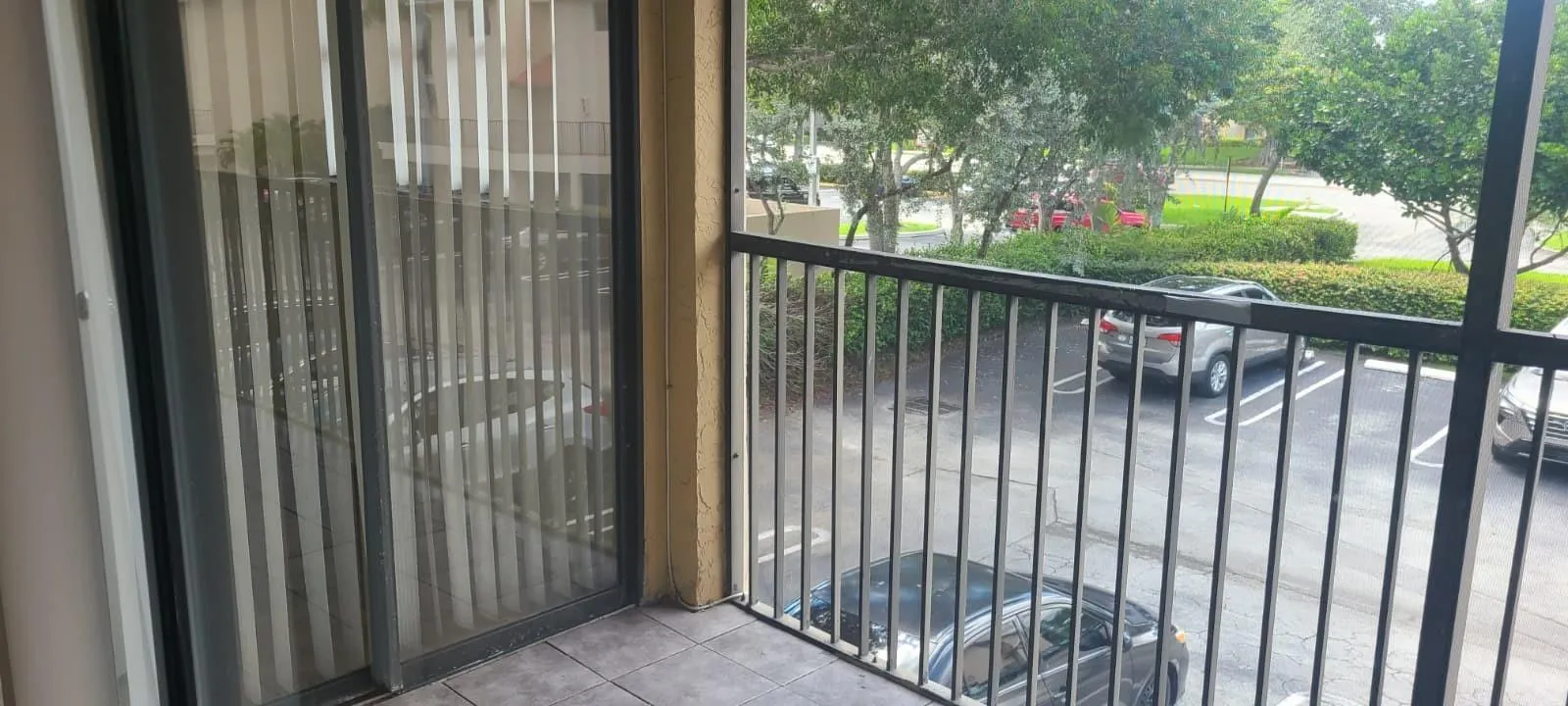 2985 RIVERSIDE DR, #206