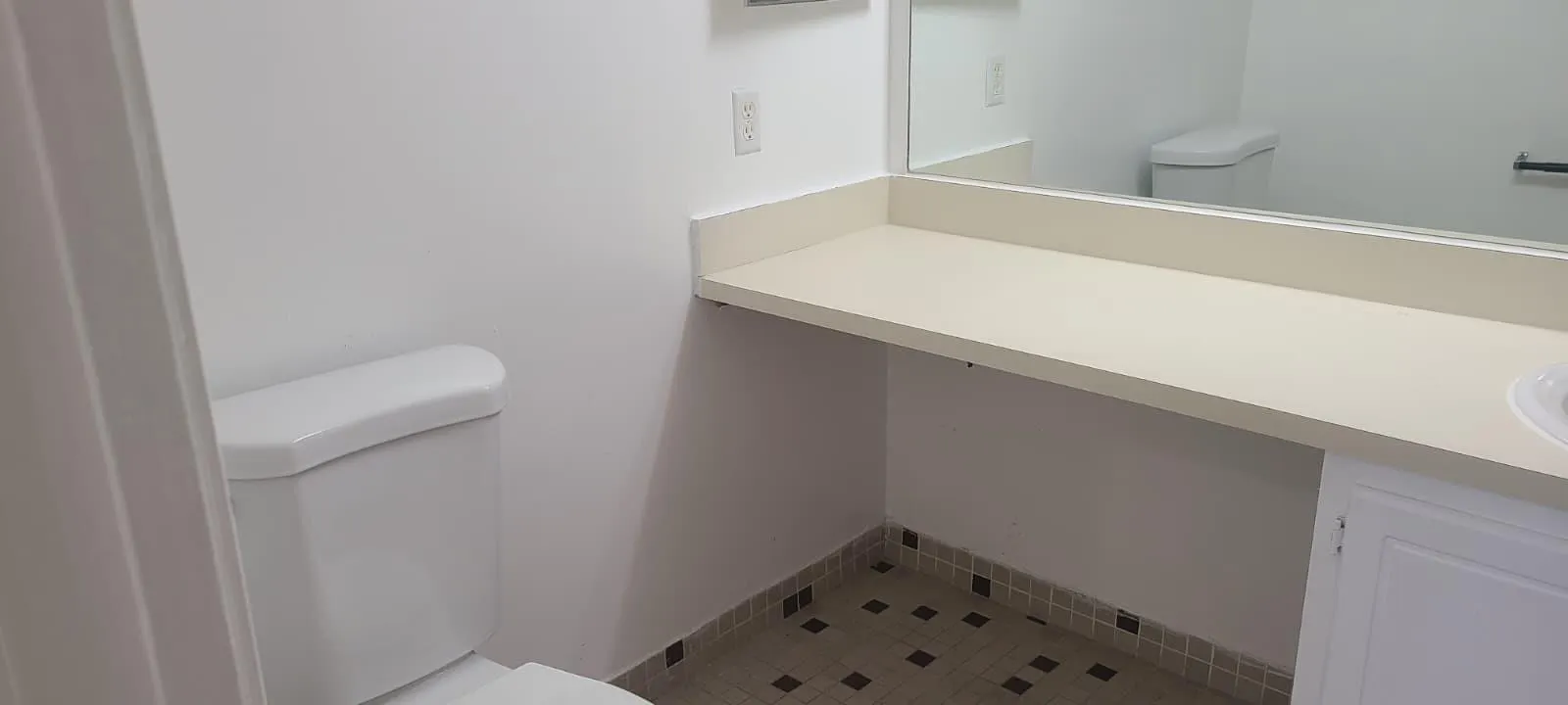 2985 RIVERSIDE DR, #206