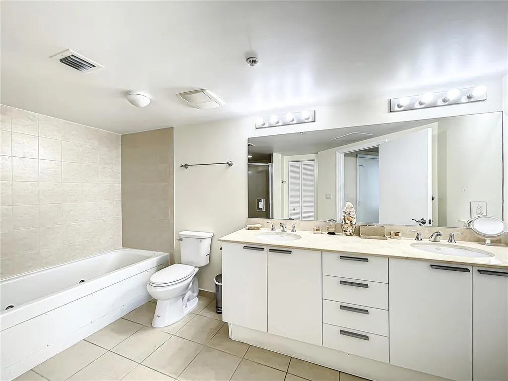 16699 Collins Ave, #4005