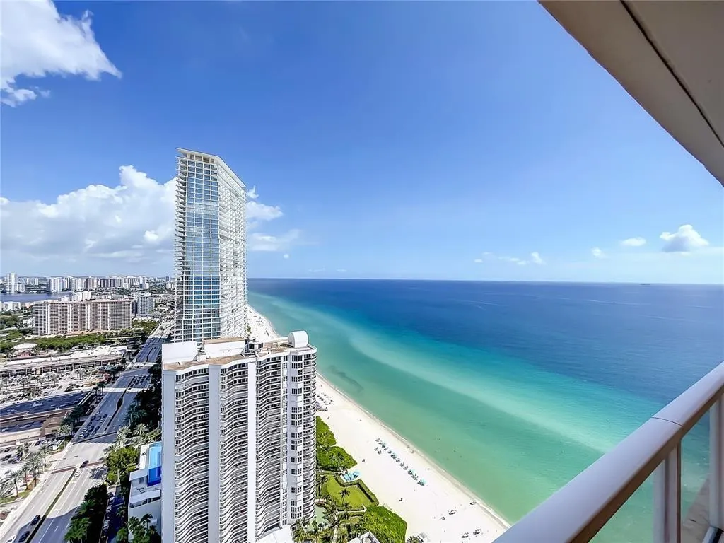 16699 Collins Ave, #4005