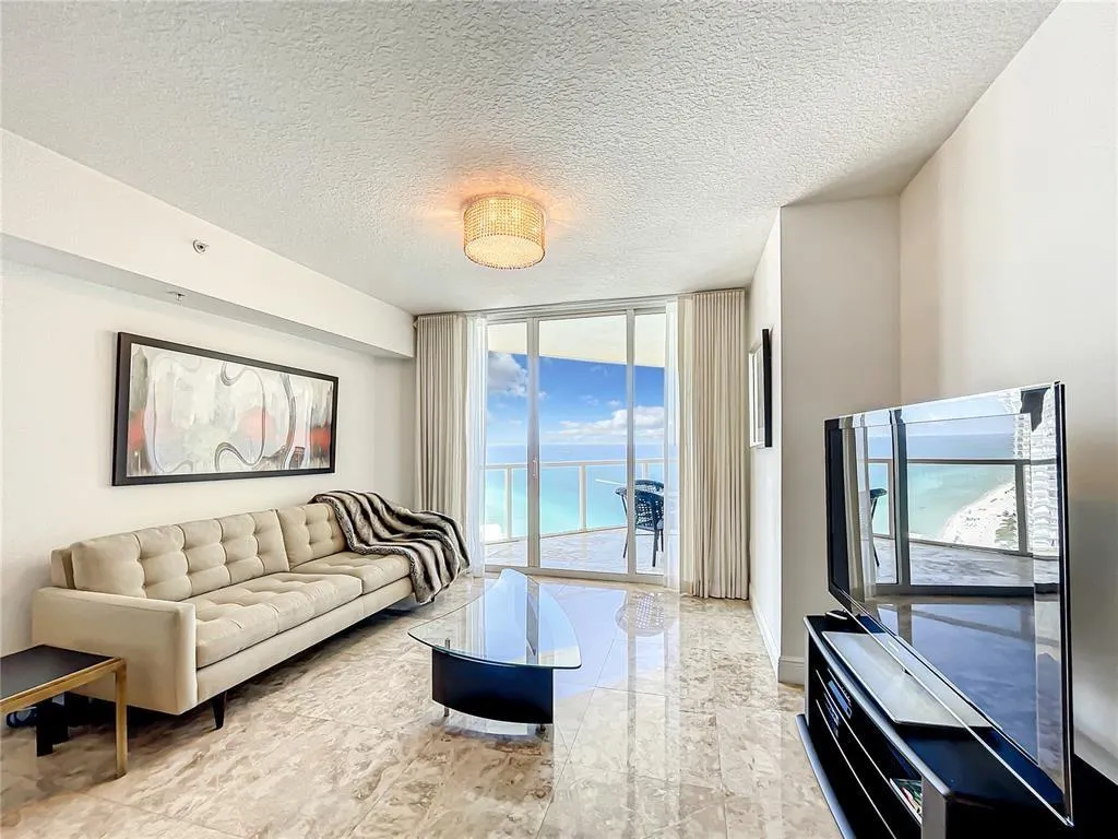 16699 Collins Ave, #4005