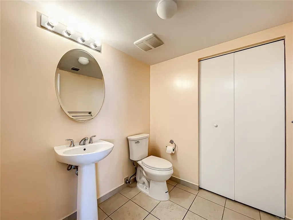 16699 Collins Ave, #4005