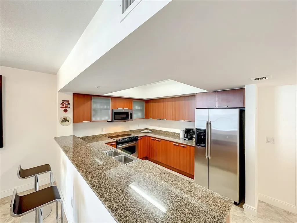 16699 Collins Ave, #4005