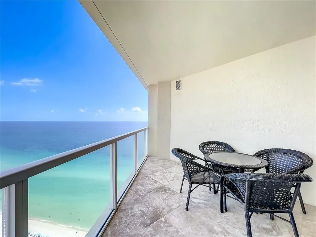 16699 Collins Ave, #4005