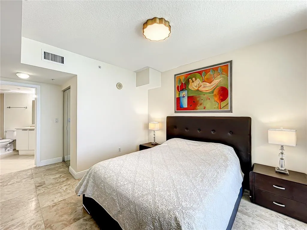 16699 Collins Ave, #4005