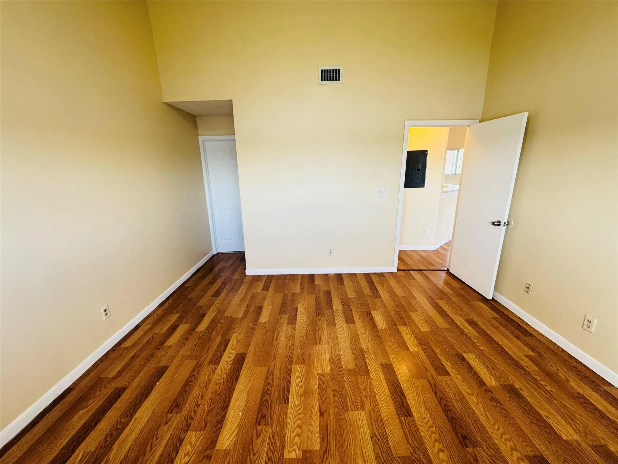 3449 NW 44th St, #202