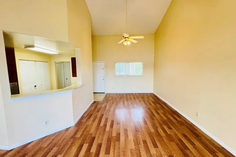 3449 NW 44th St, #202