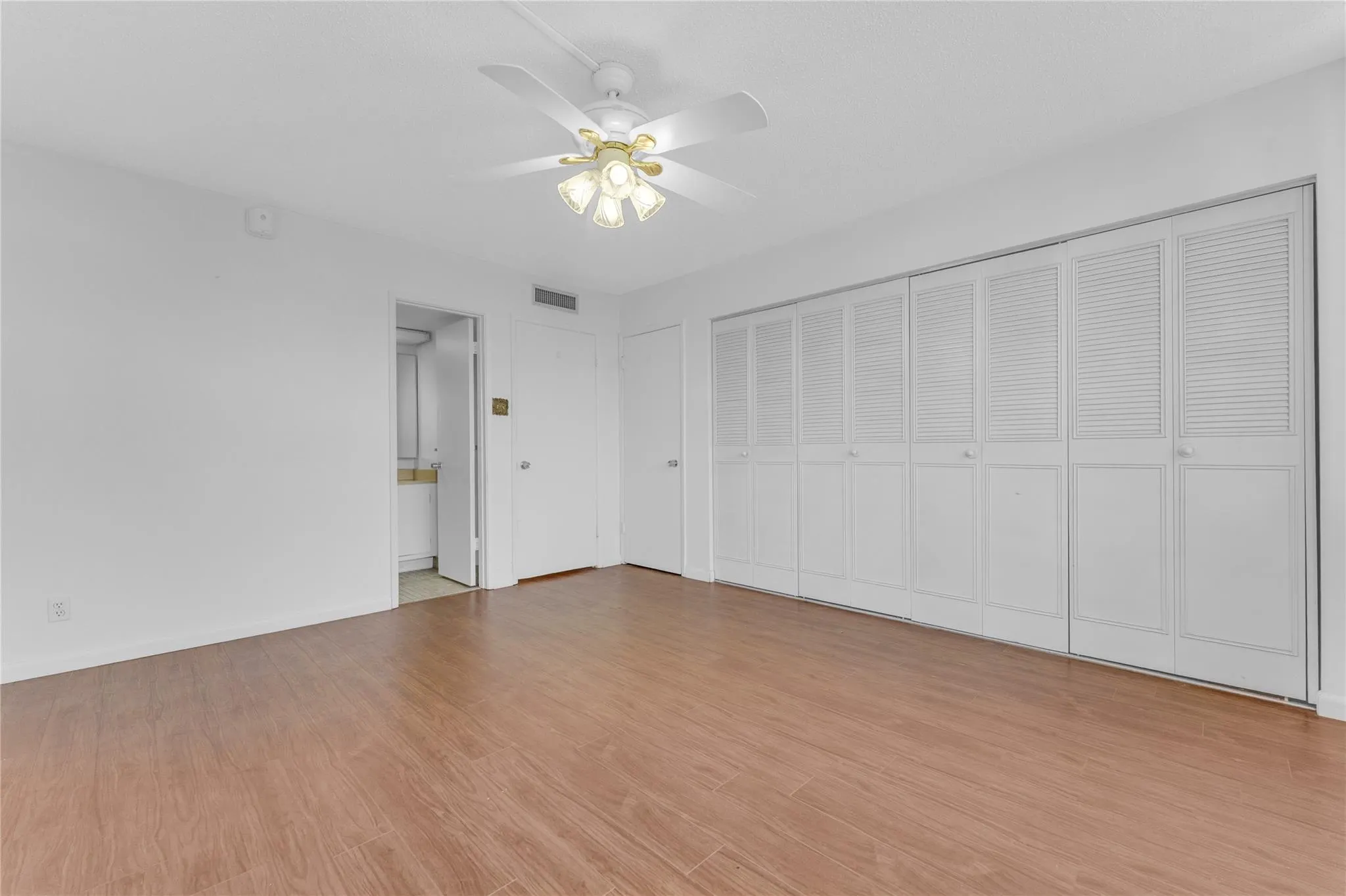 1401 S Federal Hwy, #218