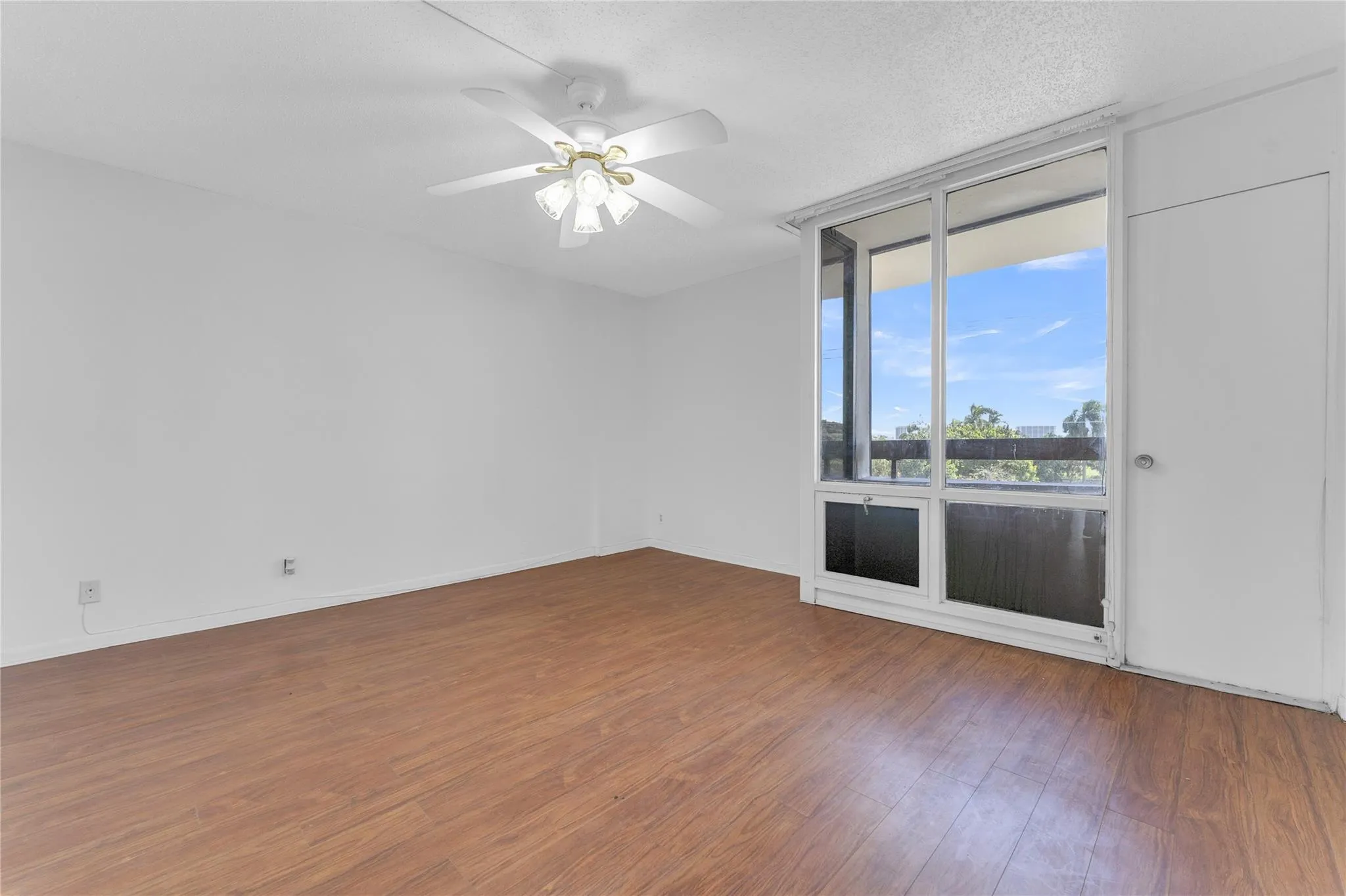 1401 S Federal Hwy, #218