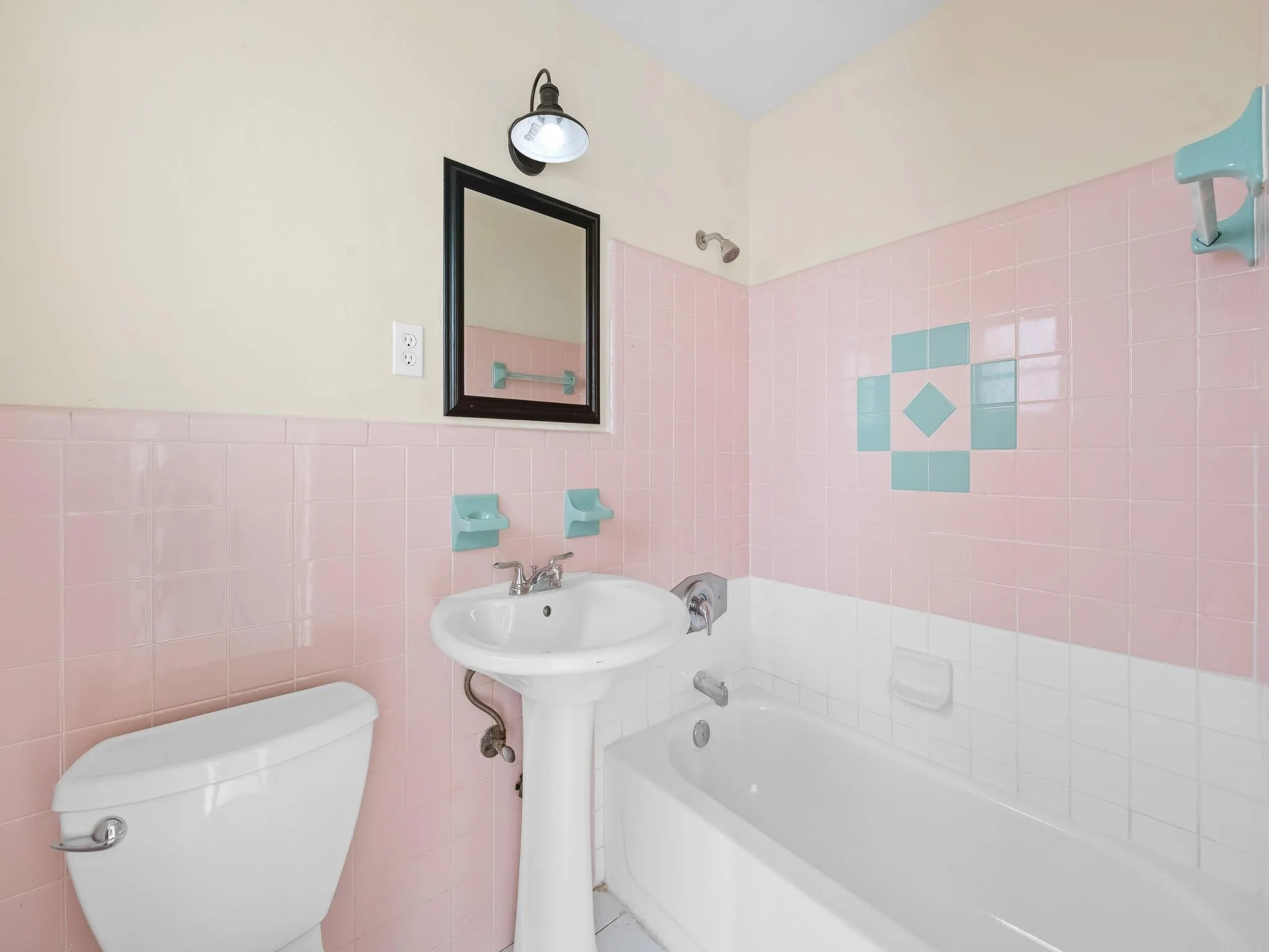 1219 NE 14th Ave, #4