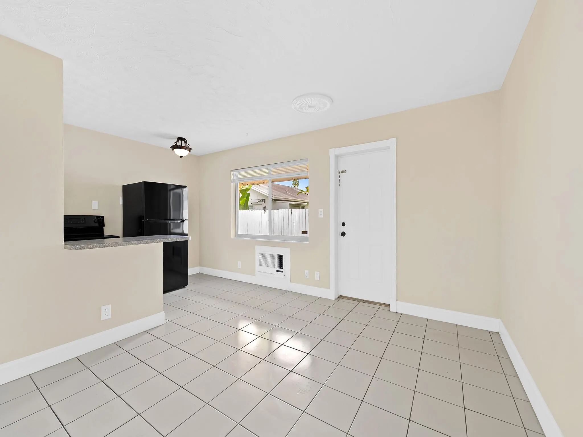 1219 NE 14th Ave, #4