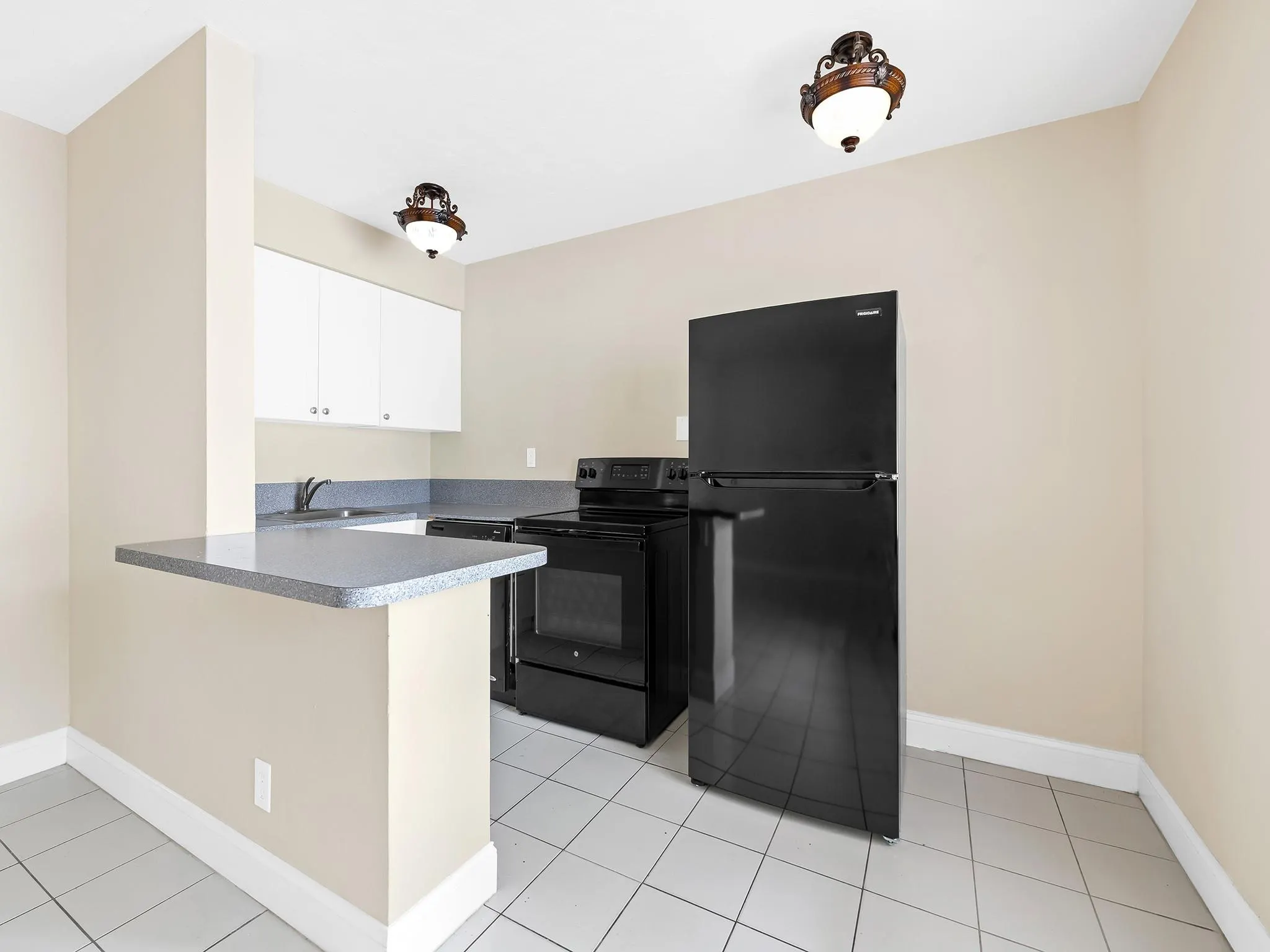 1219 NE 14th Ave, #4