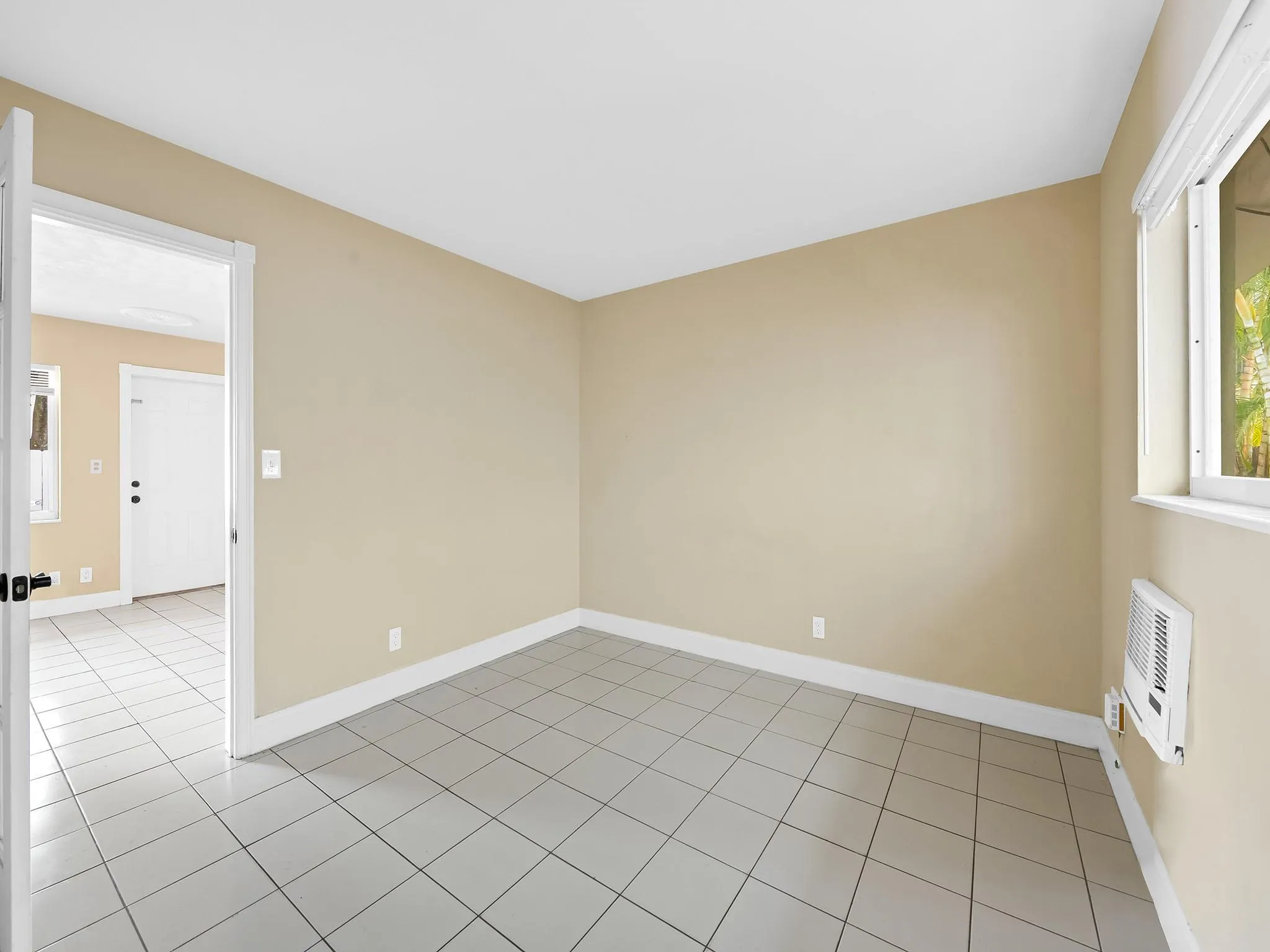 1219 NE 14th Ave, #4