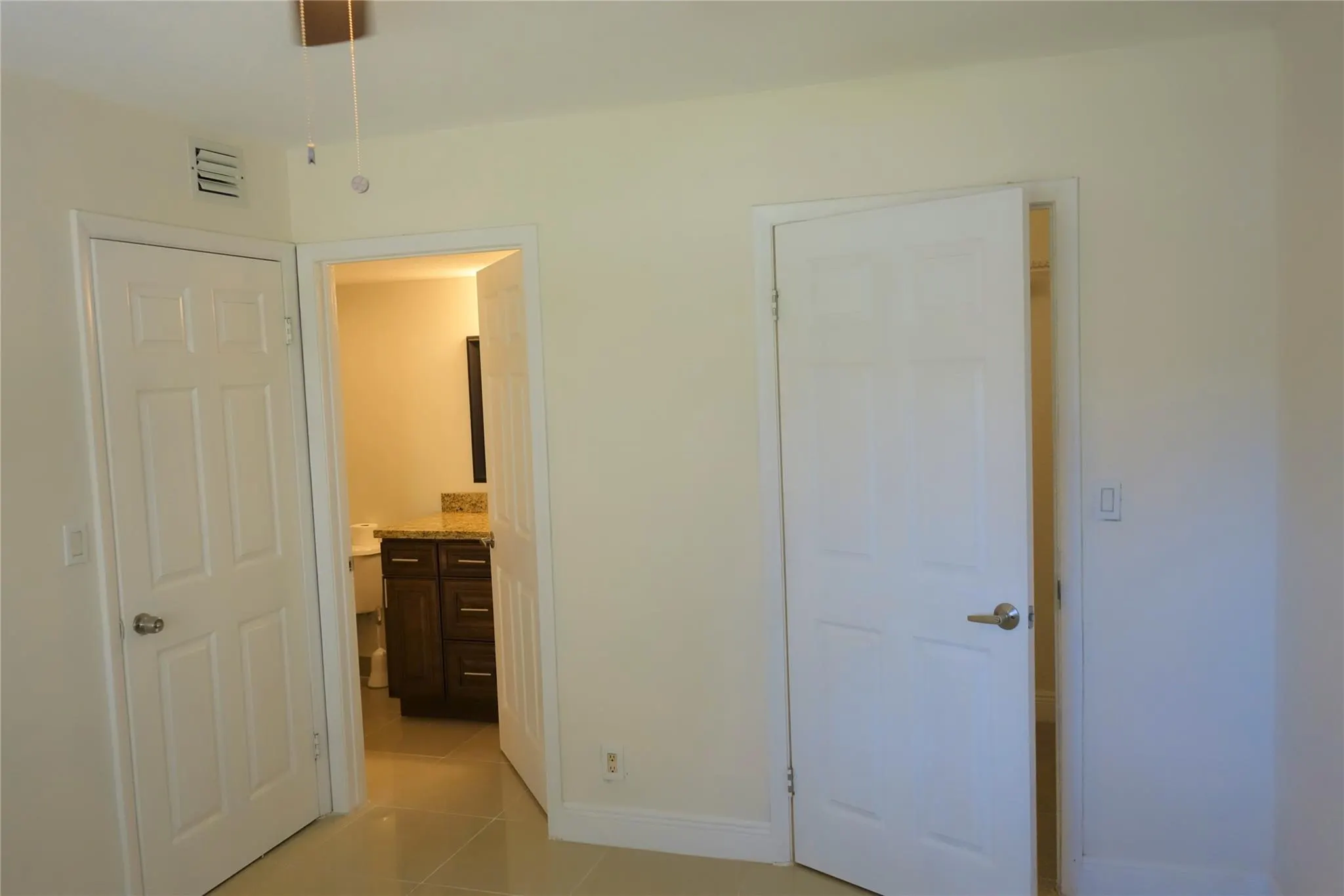 5686 NW Rock Island Rd, #102