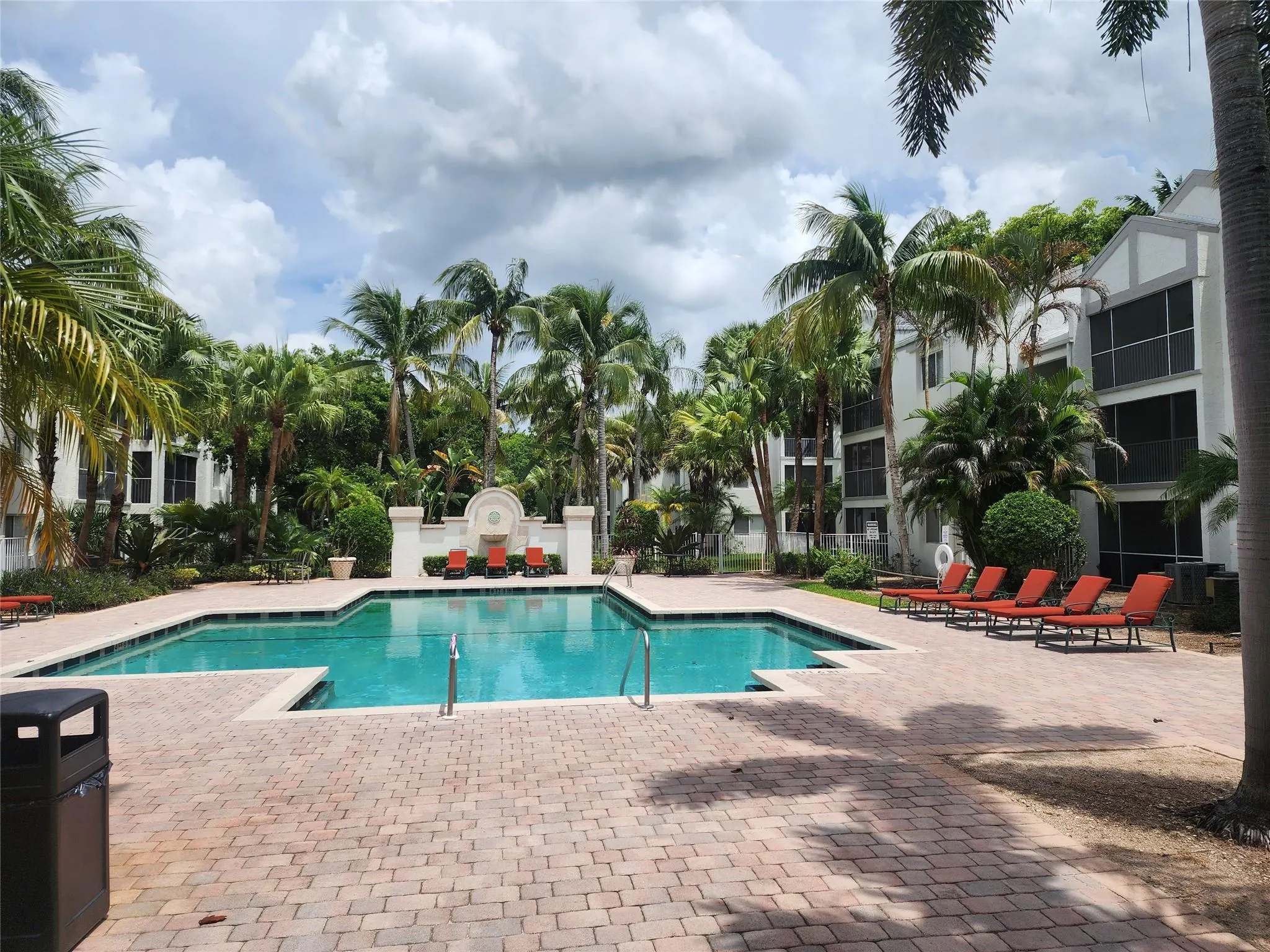 5686 NW Rock Island Rd, #102