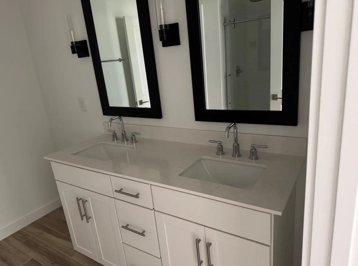 1689 SW Abingdon Ave