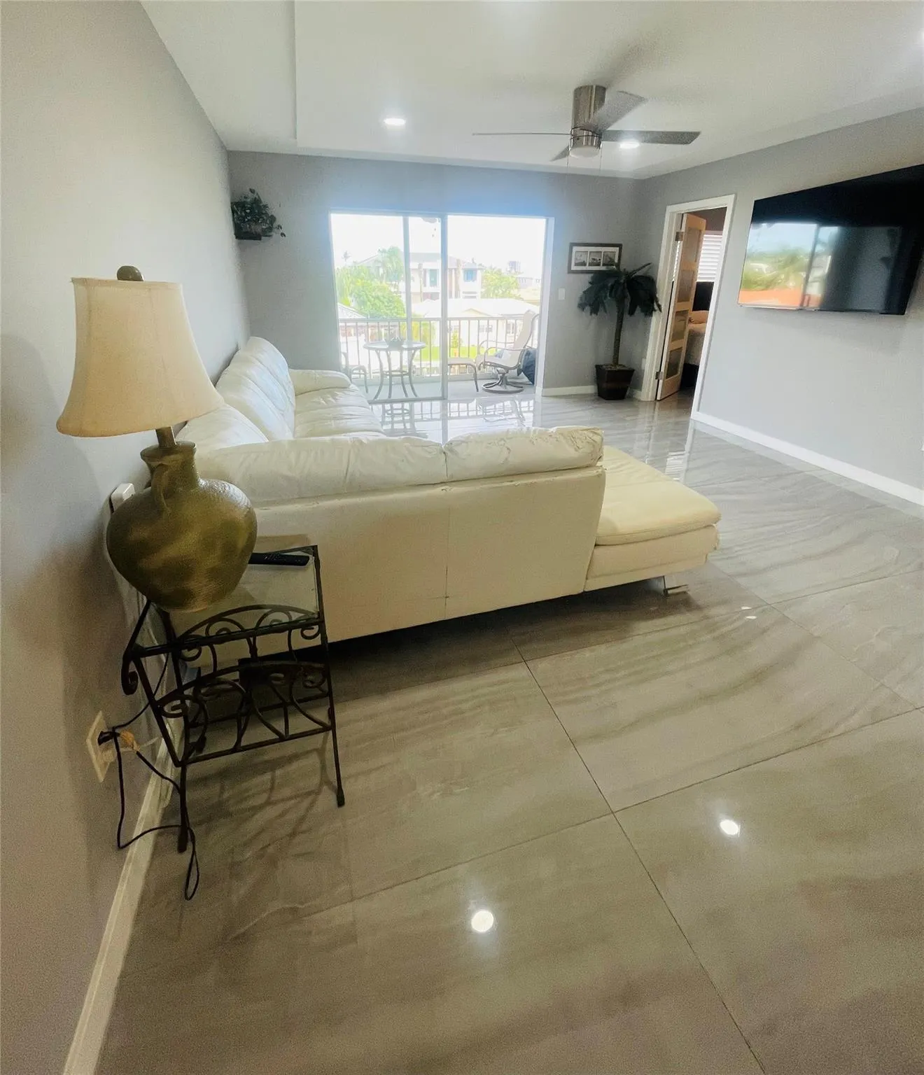 777 Jeffery St, #302