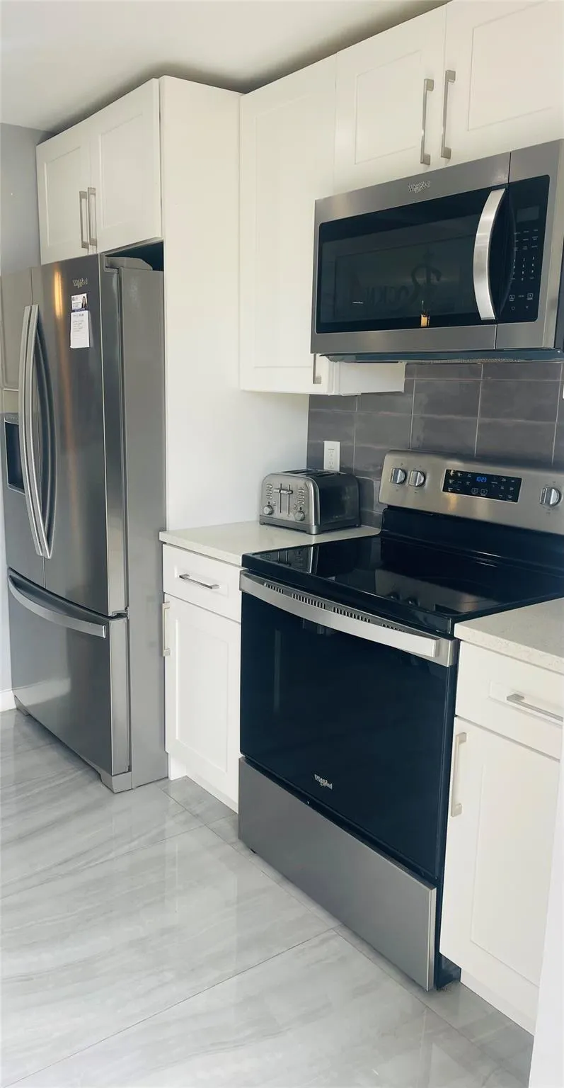 777 Jeffery St, #302