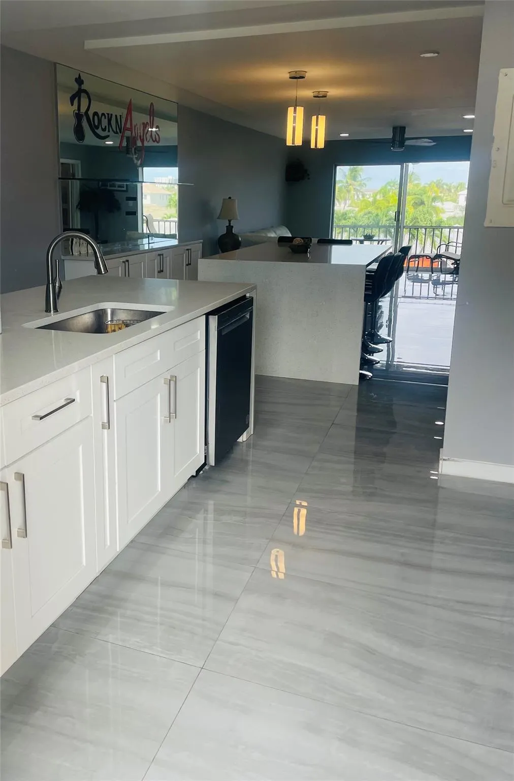 777 Jeffery St, #302