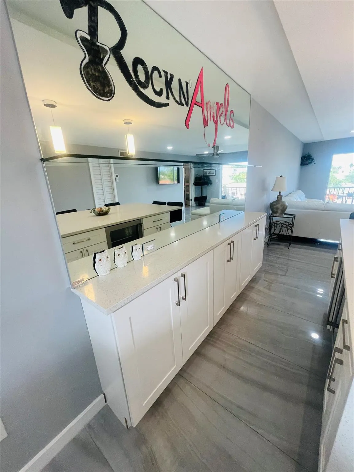 777 Jeffery St, #302