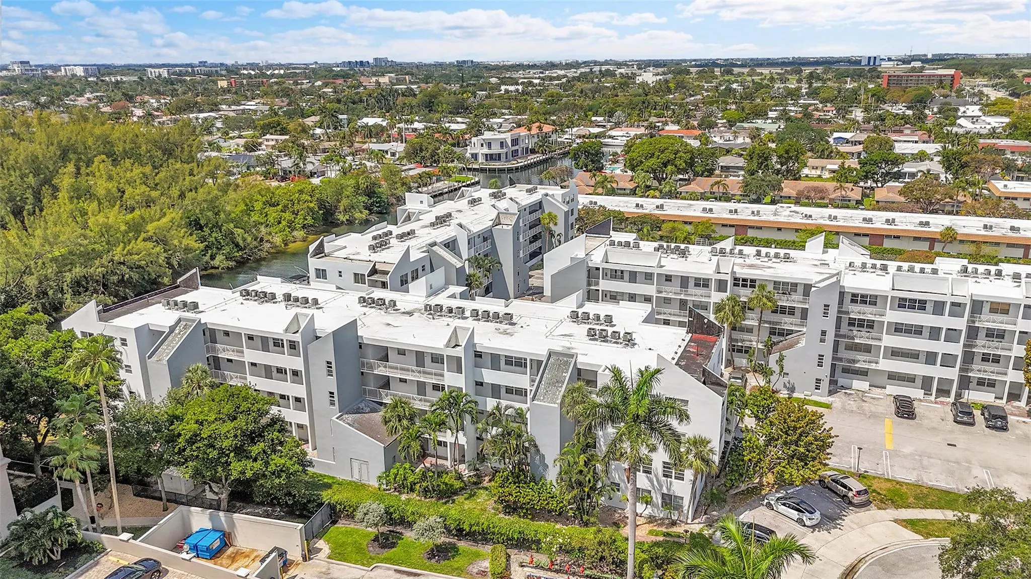 2850 NE 14th St Cswy, #B-203