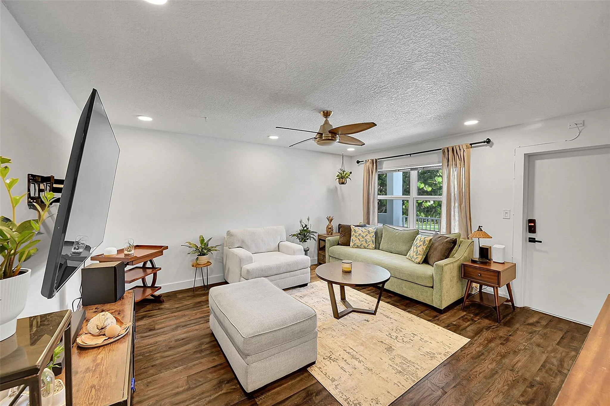 2850 NE 14th St Cswy, #B-203