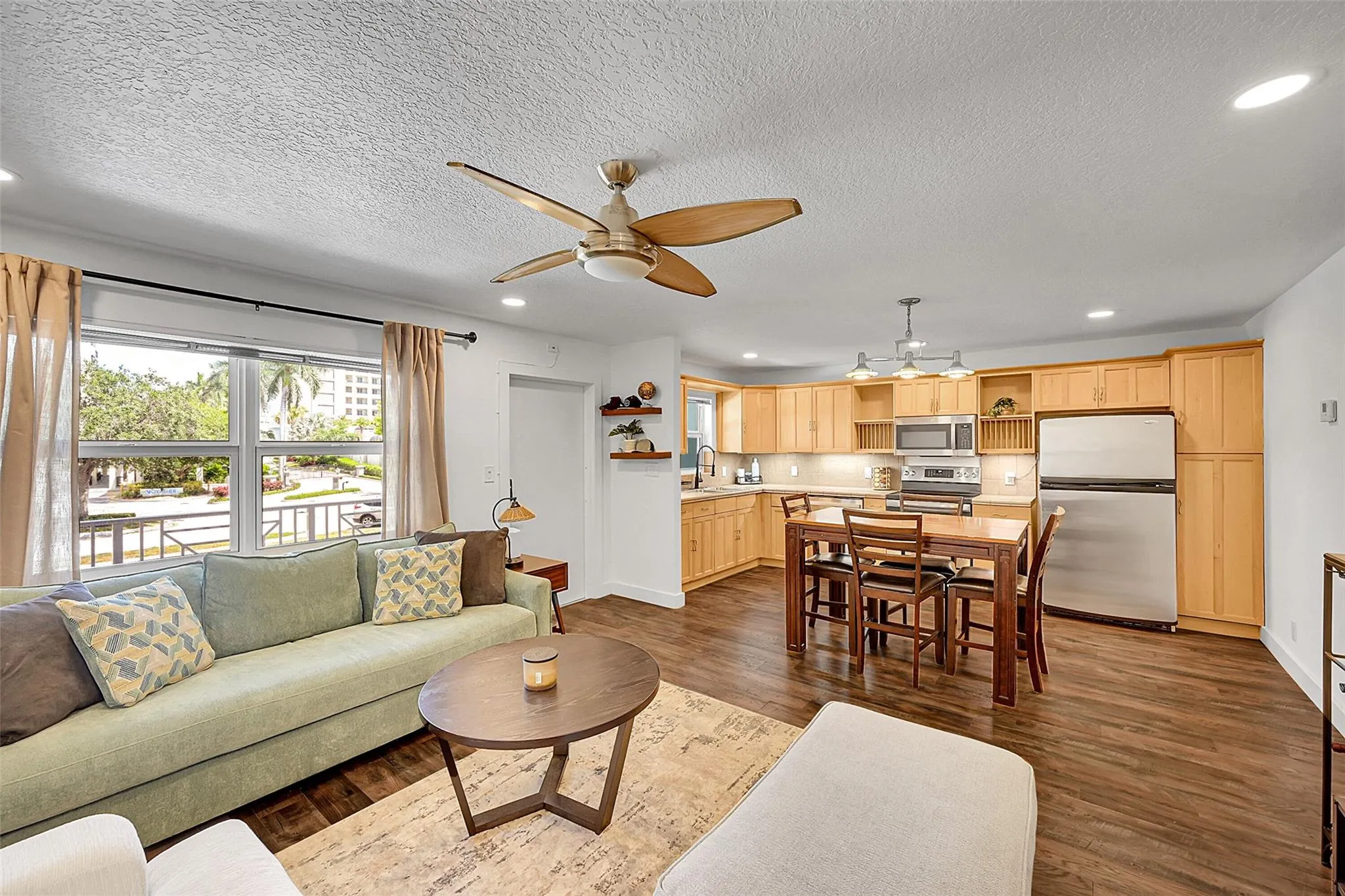 2850 NE 14th St Cswy, #B-203