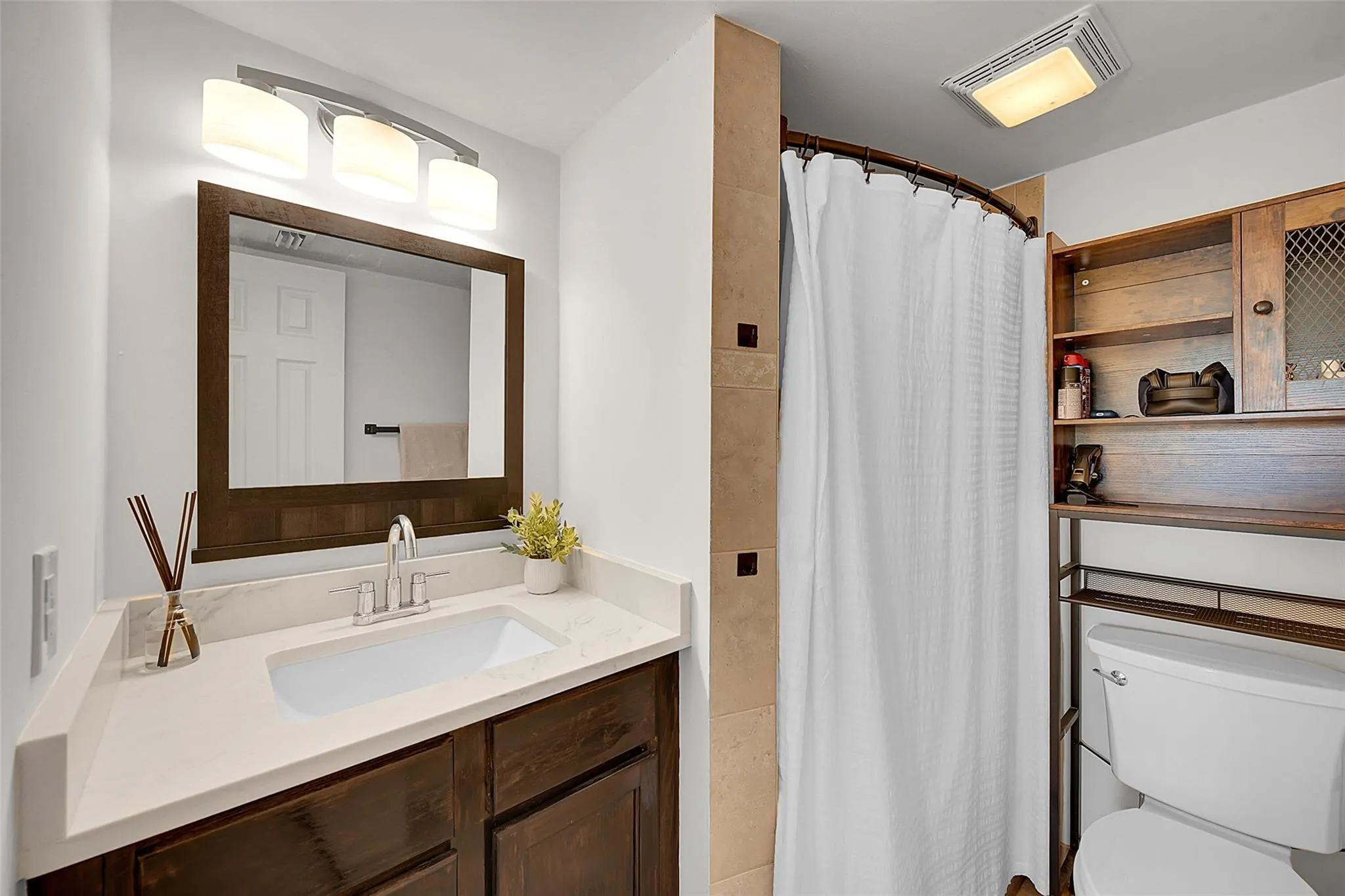 2850 NE 14th St Cswy, #B-203