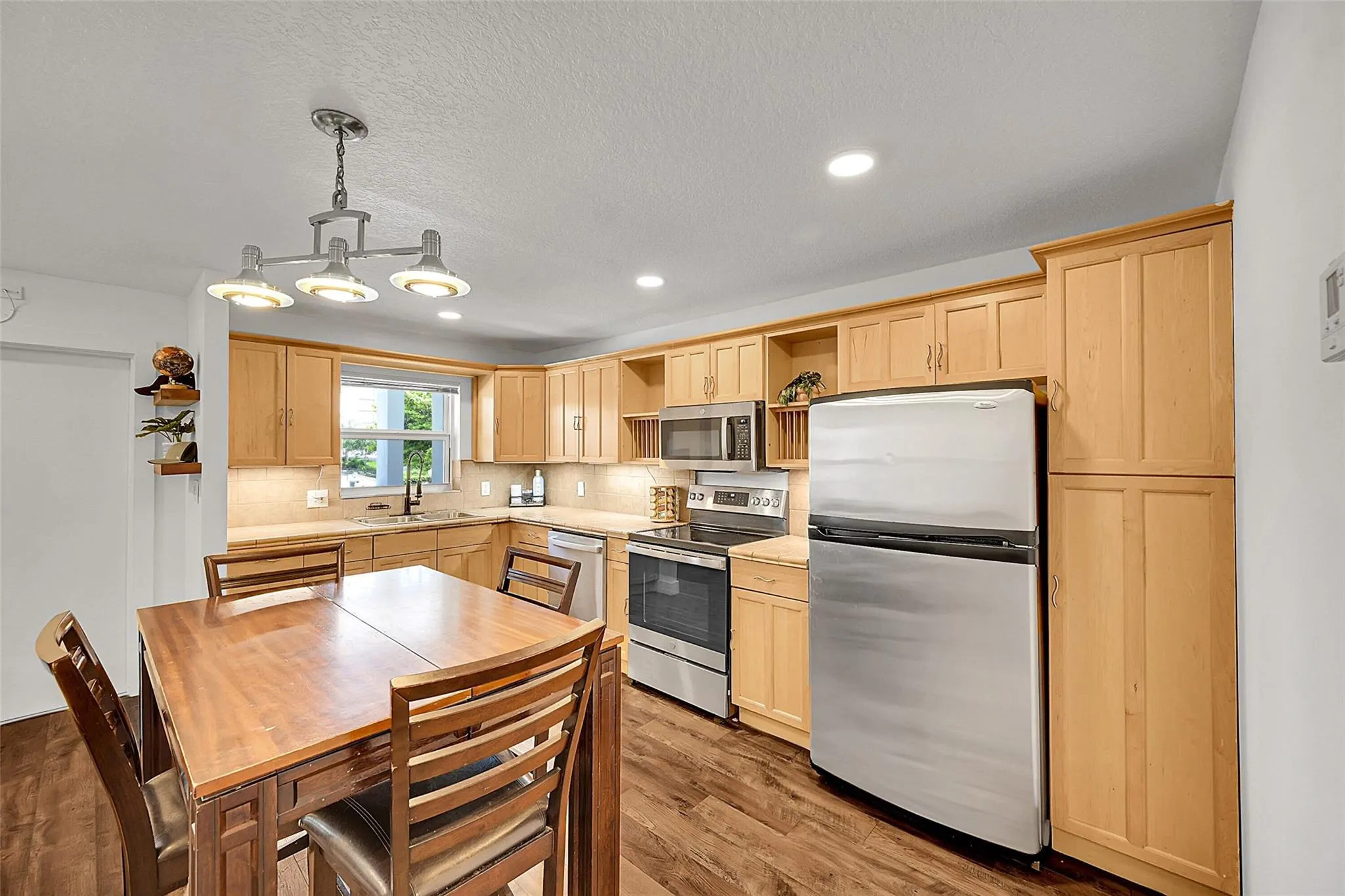 2850 NE 14th St Cswy, #B-203