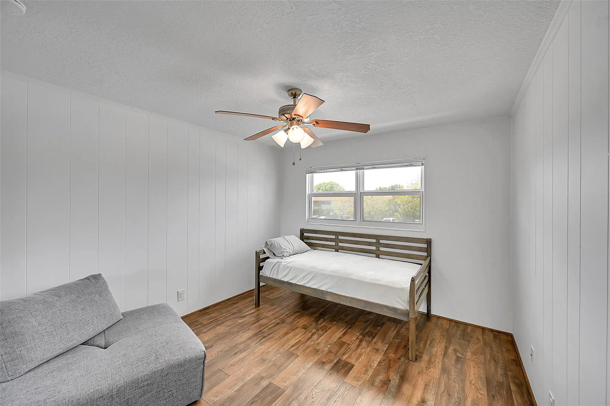 2850 NE 14th St Cswy, #B-203