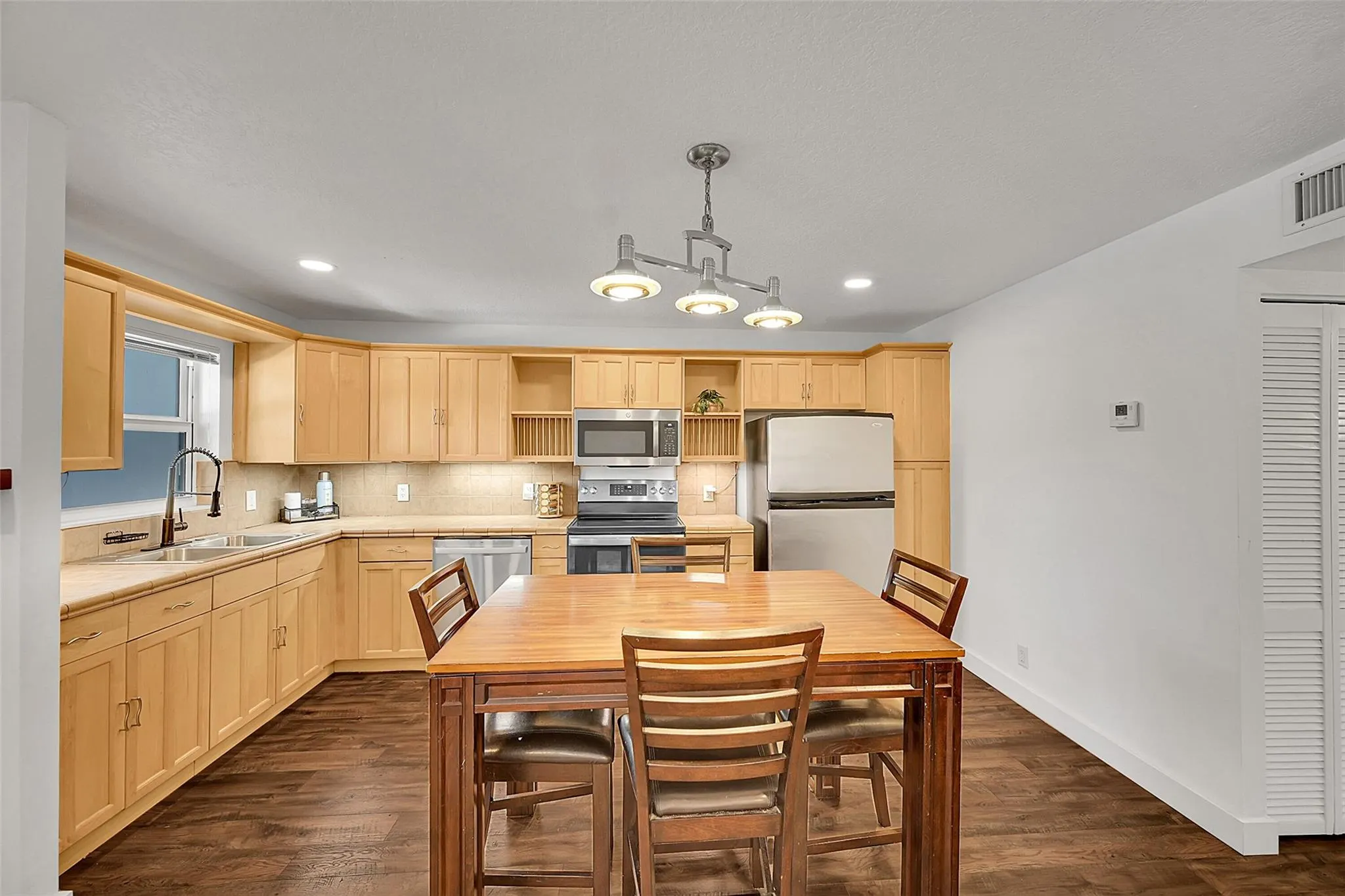 2850 NE 14th St Cswy, #B-203