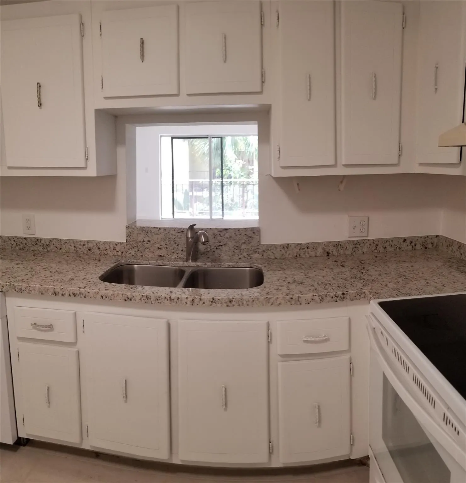 11905 NE 2nd Ave, #307