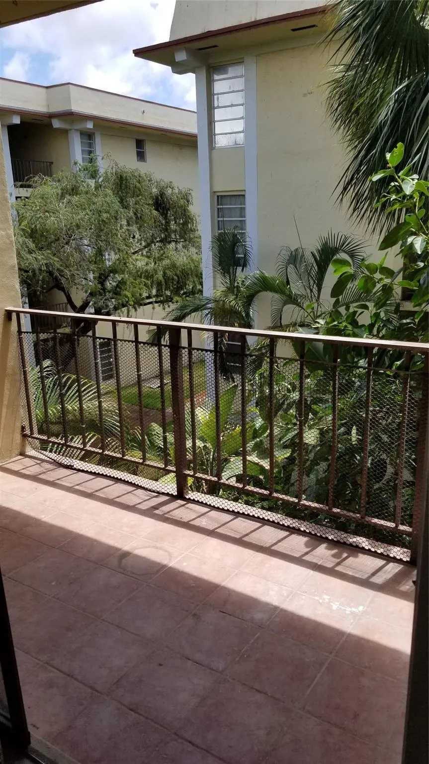 11905 NE 2nd Ave, #307